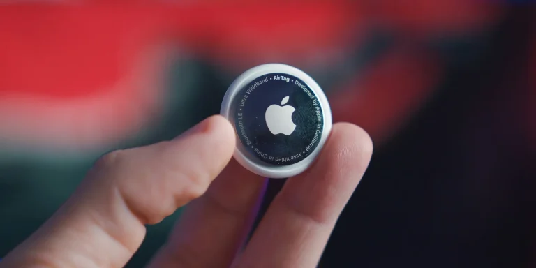 Apple Unveils Innovative Share Item Location Feature for AirTag in iOS 18.2