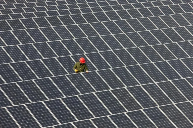 Microsoft powers ai ambitions with 400 mw solar purchase